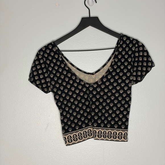 Crop Top - Picture 2 of 4